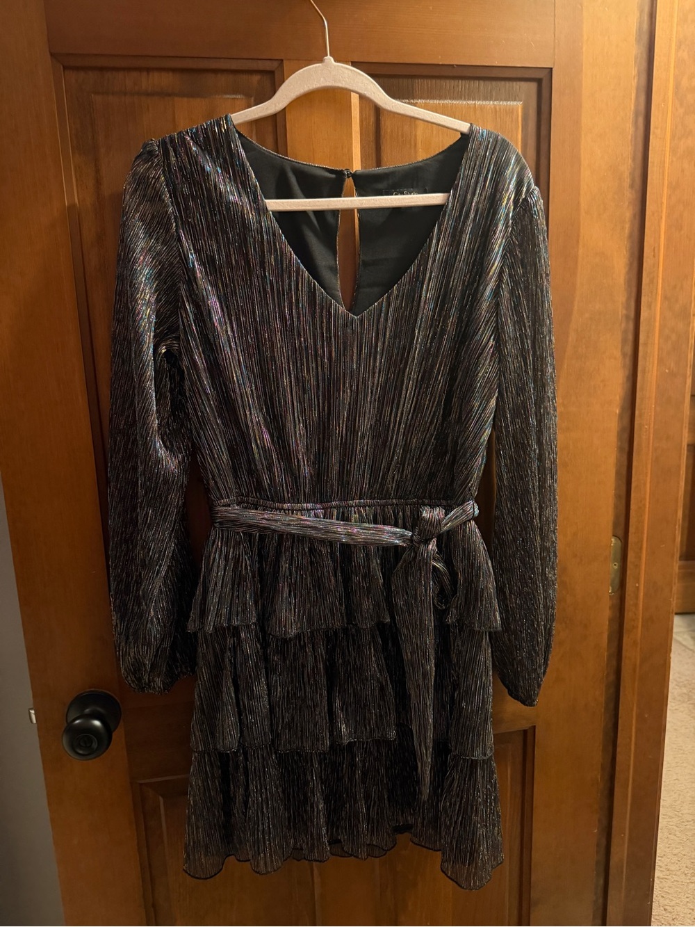 City Studio Black Metallic Tiered V-Neck Long Sleeve Dress